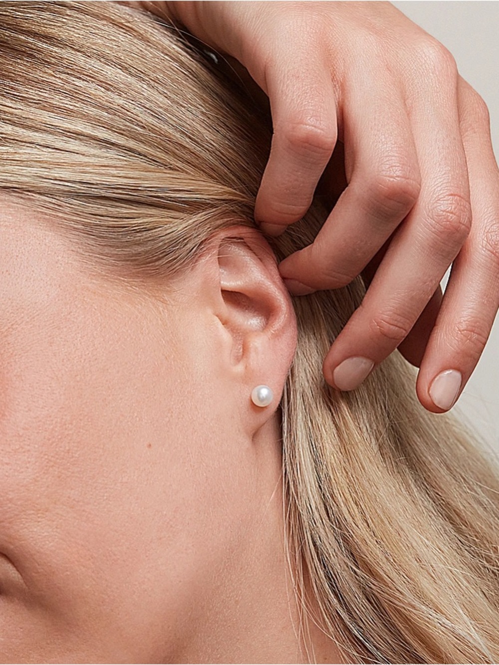 NWT 6mm Minimalist Classic White Faux Pearl Stud Post Earrings Wedding Bridal